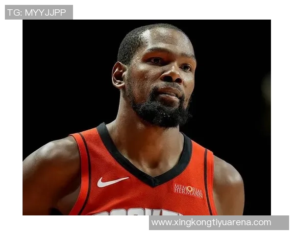 杜兰特赞阿门能力全面能胜任控卫中锋与大前锋多重角色